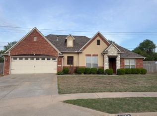 2468 N Vickers Pl, Fayetteville, AR 72704