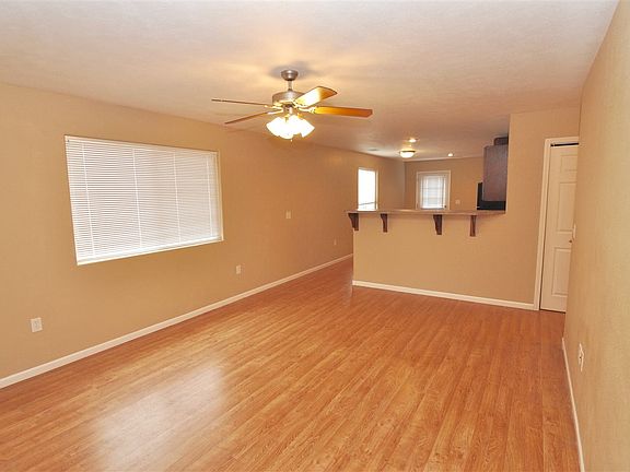 2nd image of 318 15th St