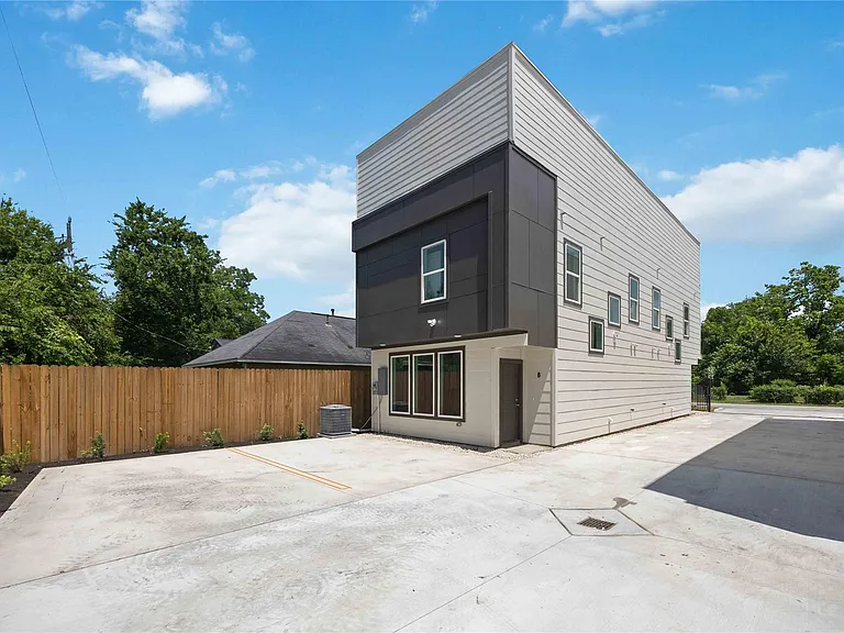 4138 Larkspur St #D — Photo 22