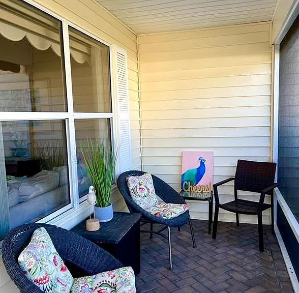 1314 Corona Ave — Photo 2