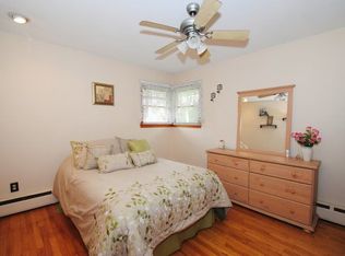 93 Ironwood St, Islip, NY 11751