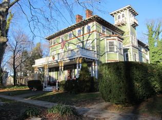 101 Main St APT 1R, Riverton, NJ 08077