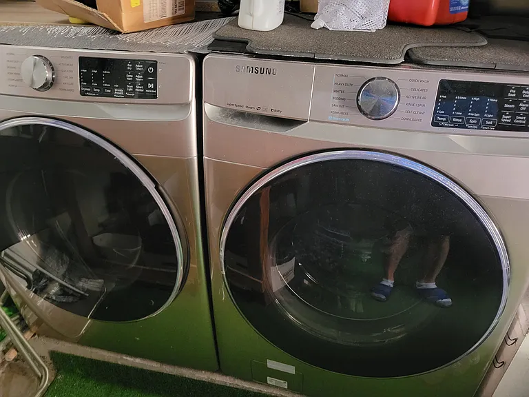 Brand new wifi enabled maximum capacity front loader washer and dryer (fits king comforters)