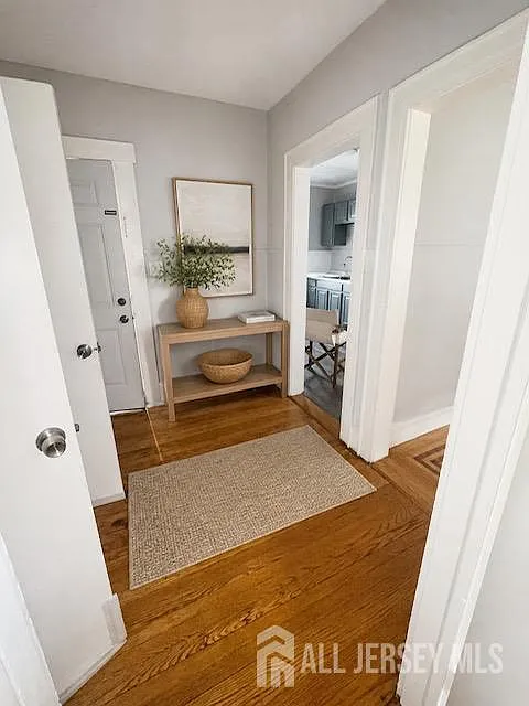 1 bed, 1.0 bath, $1,700 — Photo 2