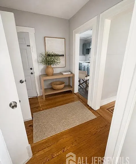 107 Vassar Ave — Photo 2