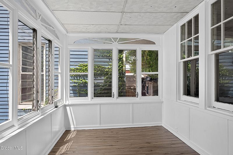3rd image of 3034 7th Avenue
