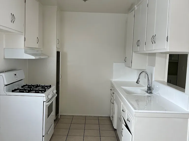 7507 Sepulveda — Photo 12