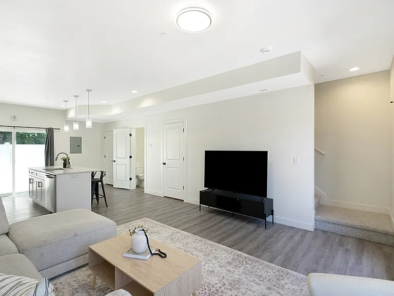 805 S 800 W #C — Photo 2