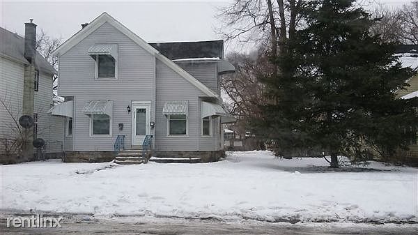 1028 Jennette NW