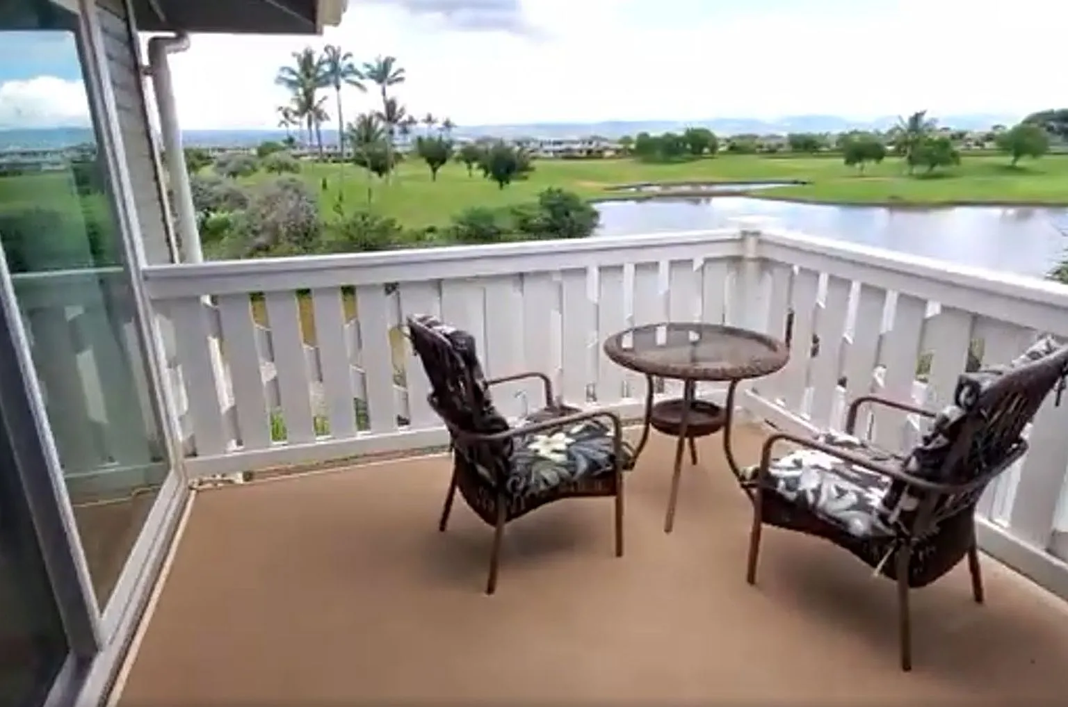 Gorgeous Fully Furnished Kekuilani Villas 2nd floor corner unit - Golf Course View - Split AC 2bd... — Photo 2