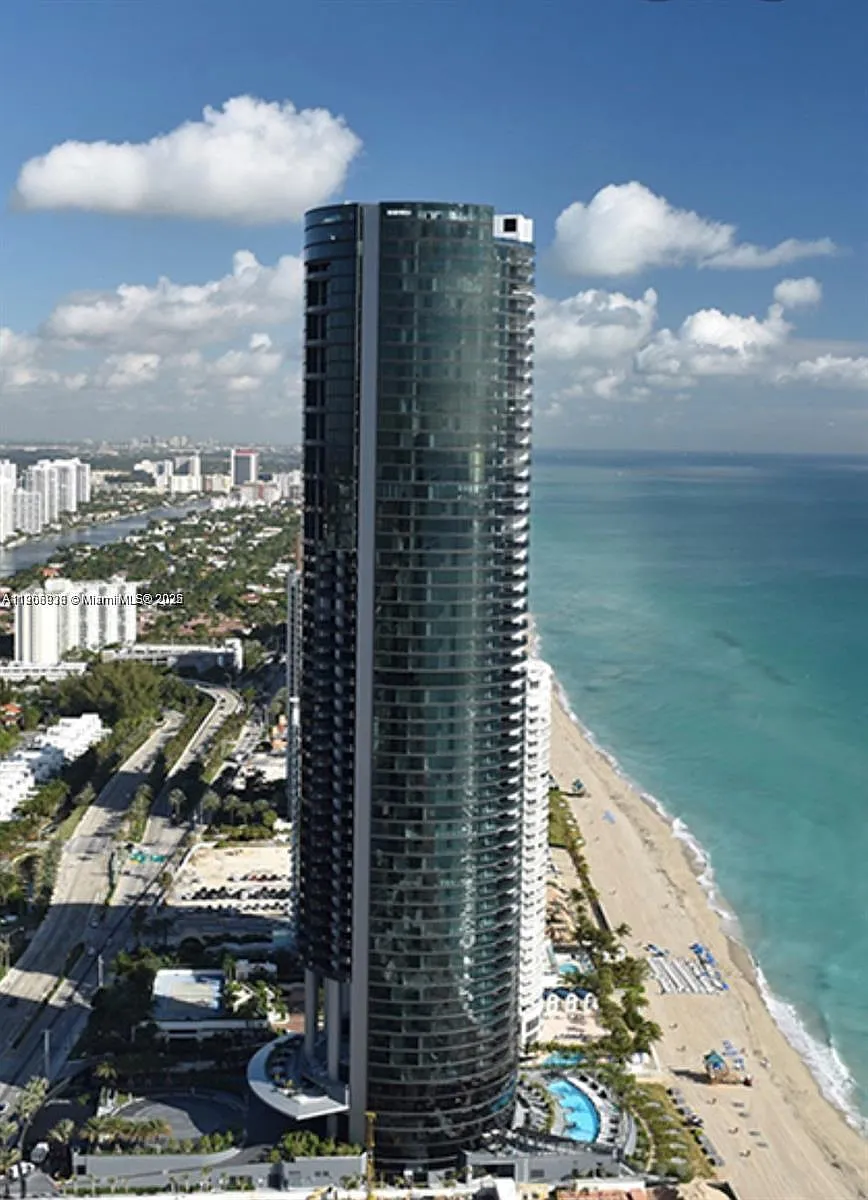 Building Photo - 18555 Collins Ave #4804