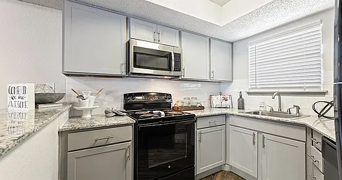 The Elise Apartments Photo 1
