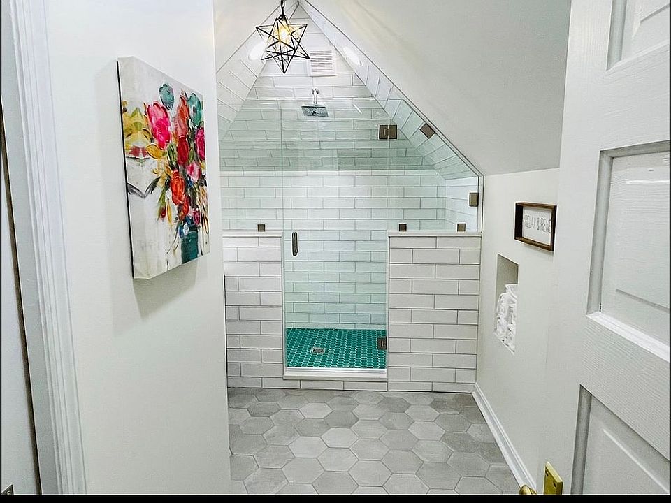 1st image of 149 N Ashland Ave