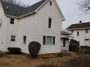 212 W School St, Wolcott, IN 47995