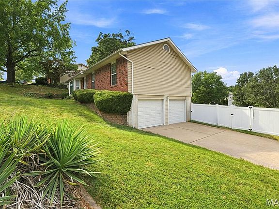 2nd image of 2059 Del Rio Dr