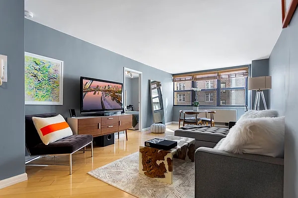 Sold by Redfin Real Estate | media 1