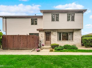 741 Bon Terre Rd, New Lenox, IL 60451