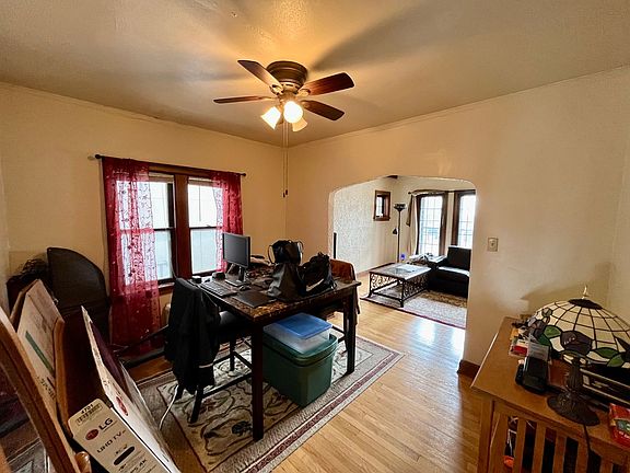 5th image of 4422 N Oakland Ave #9