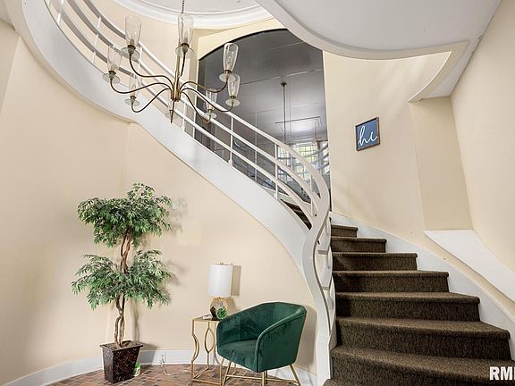 3rd image of 169 E Oak Cliff Ct APT 116