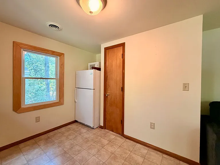 18587 Sylvan Dr — Photo 7