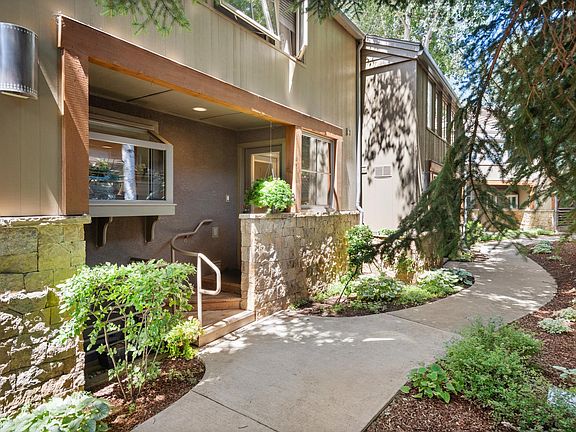 2nd image of 100 N 8th St #28