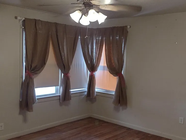 14015 University Ave #1 — Photo 14