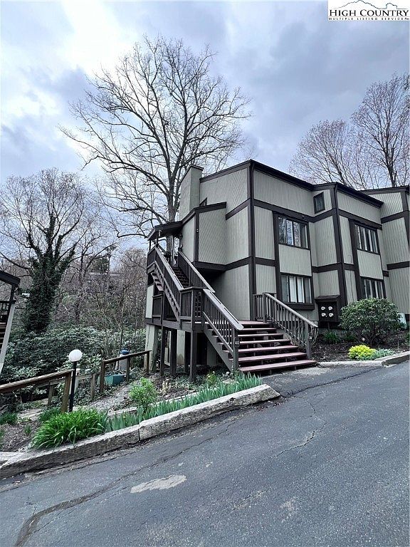 300 Glenwood Lane UNIT K-40