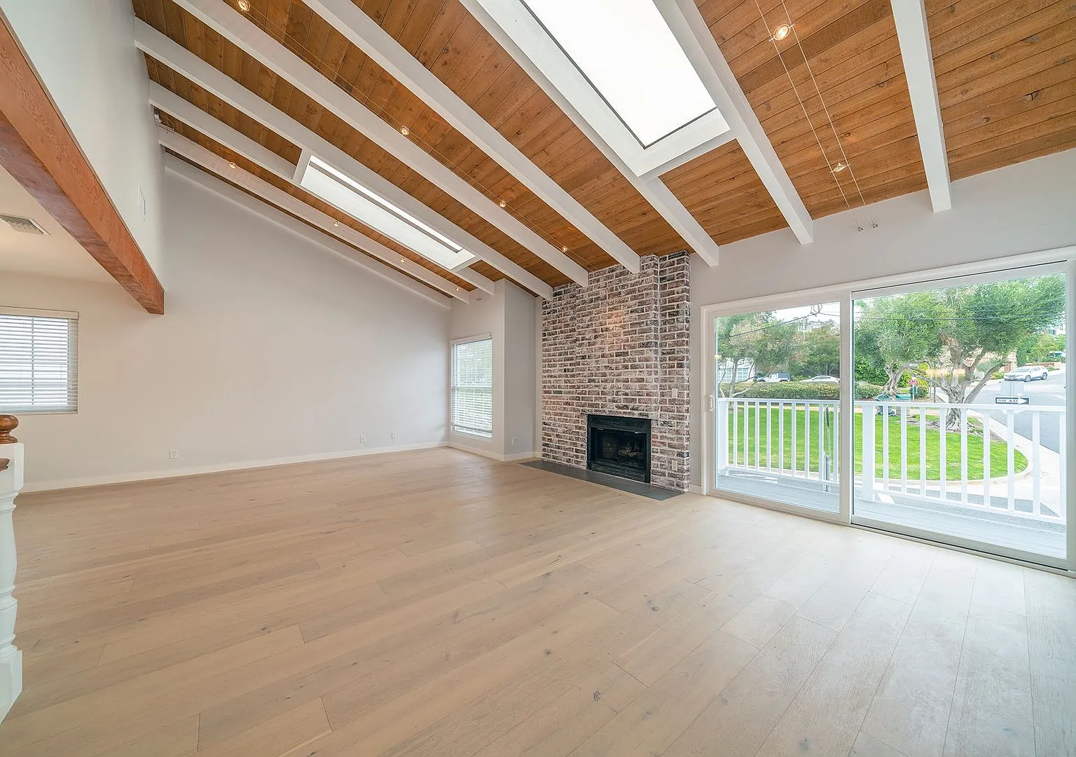 Newly Renovated Manhattan Beach Home! — Photo 4