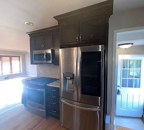 4th image of 21731 Mauer St
