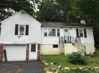 6 Hammond Rd, New Fairfield, CT 06812