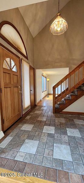 4th image of 210 Featherwood Court
