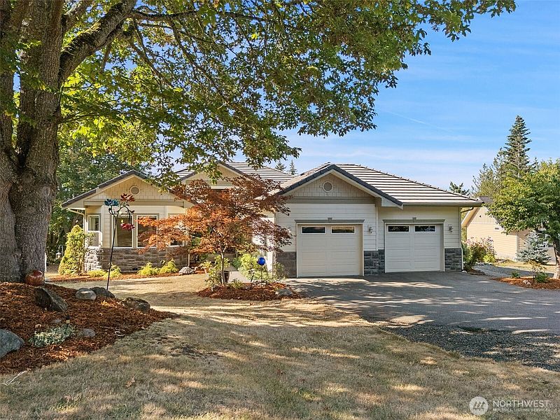 2nd image of 682 Fox Hollow Road