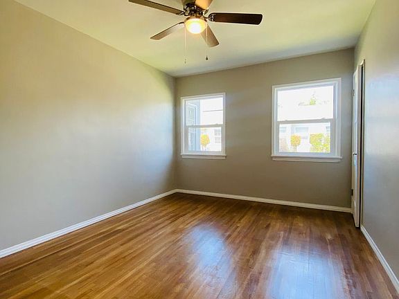 5th image of 1327 Oak St APT A