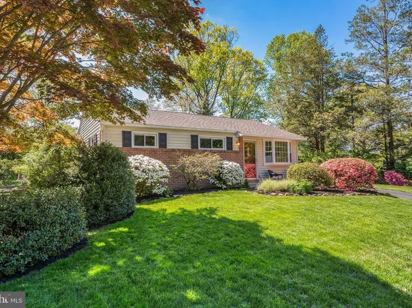 6 Diane Dr, Malvern, PA 19355