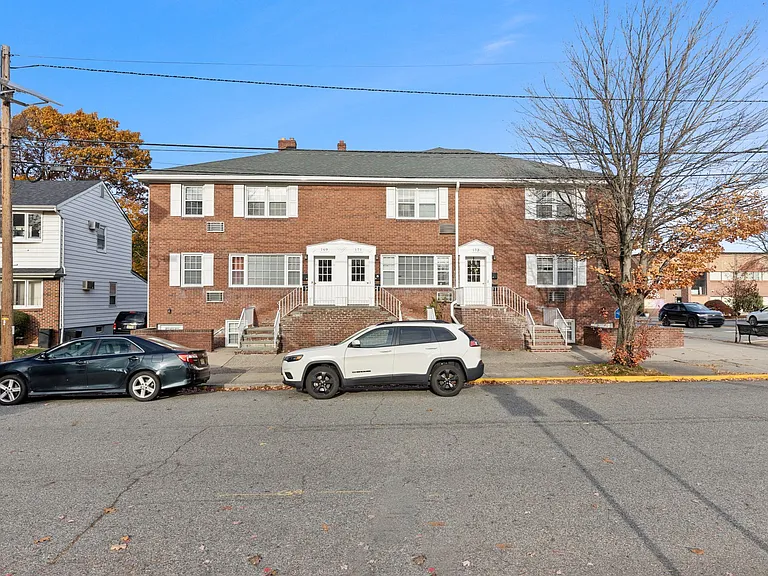 169-173 Wash Pl #277-285 — Photo 3