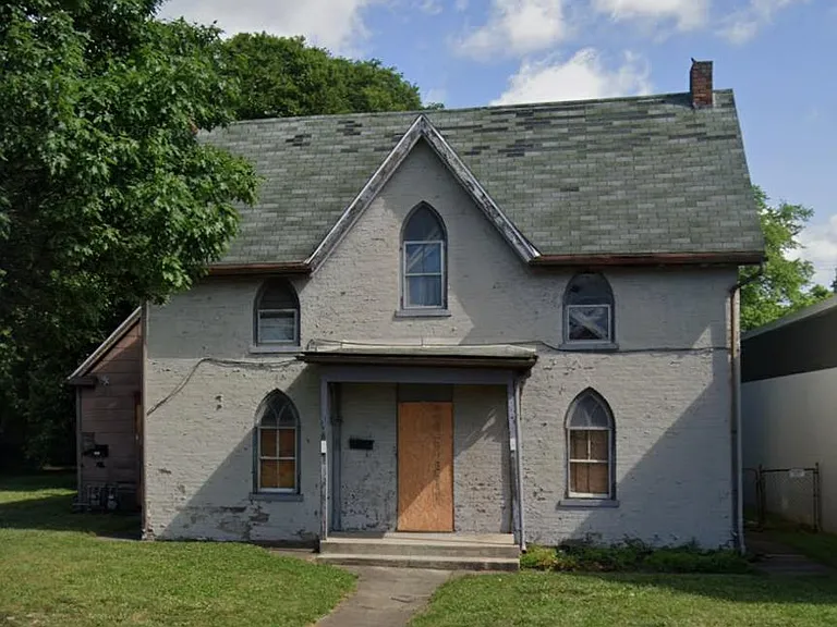 523-525 E Main St — Photo 1