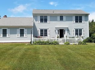68 Col Christopher Greene Rd, Portsmouth, RI 02871