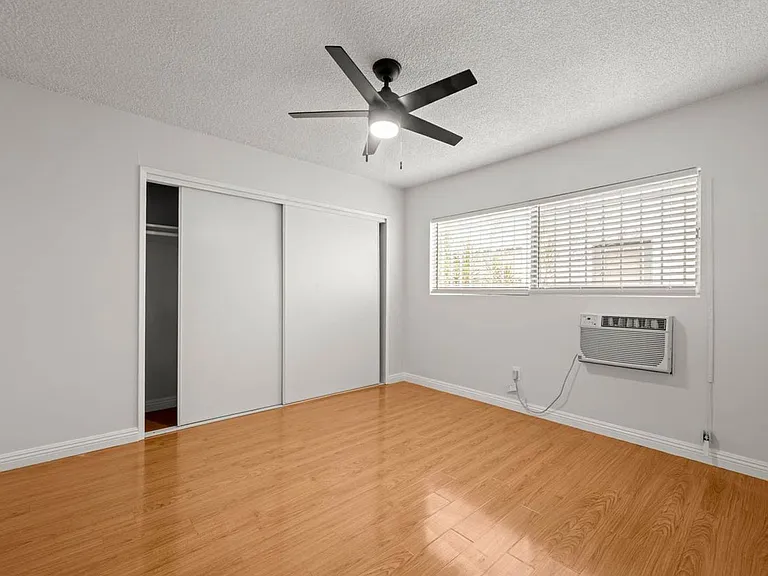 607 N Flores St #2 — Photo 17