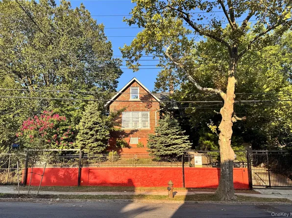 452 Howe Ave, Bronx, NY 10473