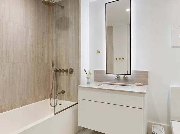 429 Kent Avenue image 8 of 10