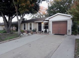 5416 Prince Dr, Lake Dallas, TX 75065