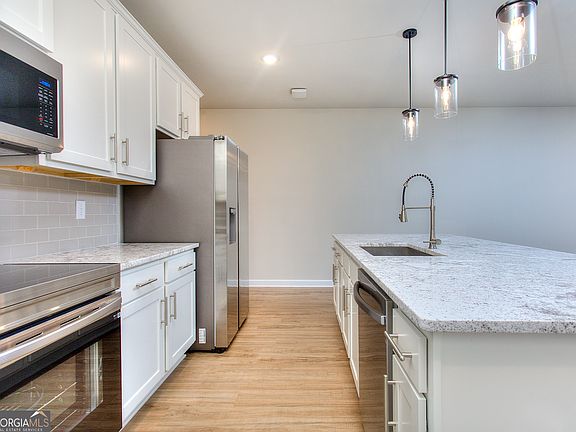 7th image of this home