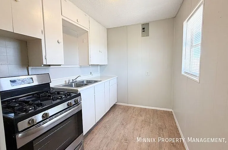 1805 Avenue V — Photo 8