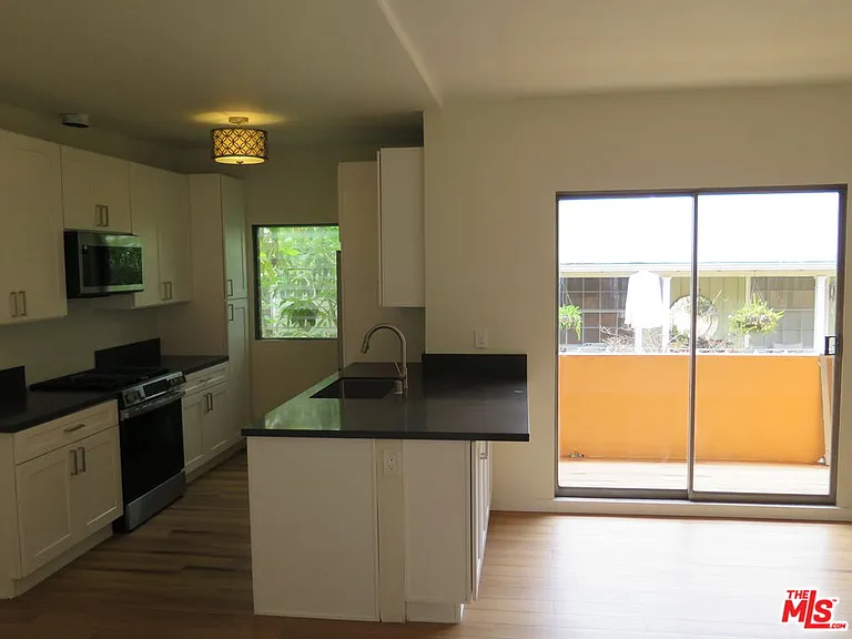 1022 N Croft Ave #5 — Photo 10