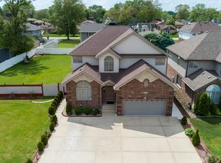 10826 S Ridgeland Ave, Worth, IL 60482