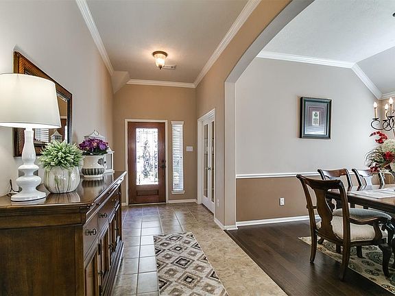 4th image of 2911 Chinaberry Park Ln