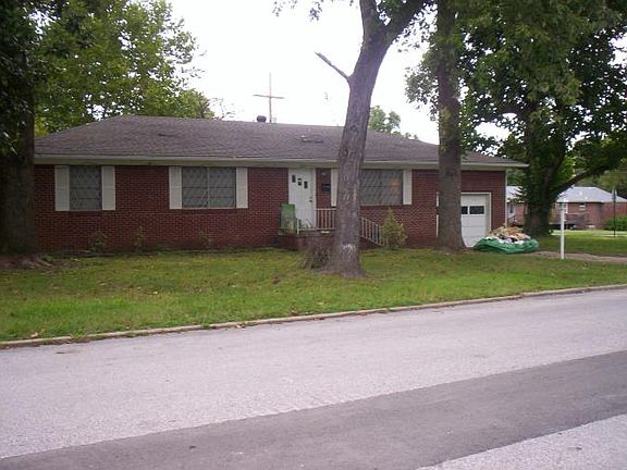 5th image of 702 NW 8th St