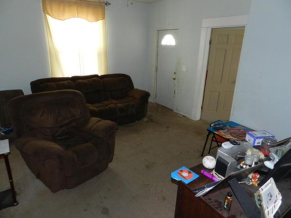 4th image of 529 Oakwood Ave