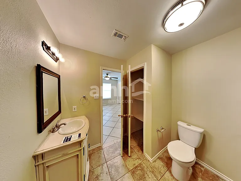 10711 N Shaenridge — Photo 12
