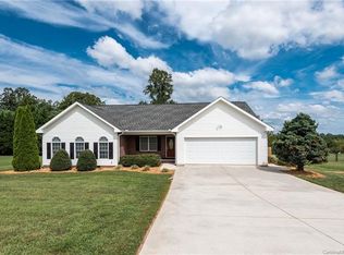 8253 Madison Ln, Hickory, NC 28602